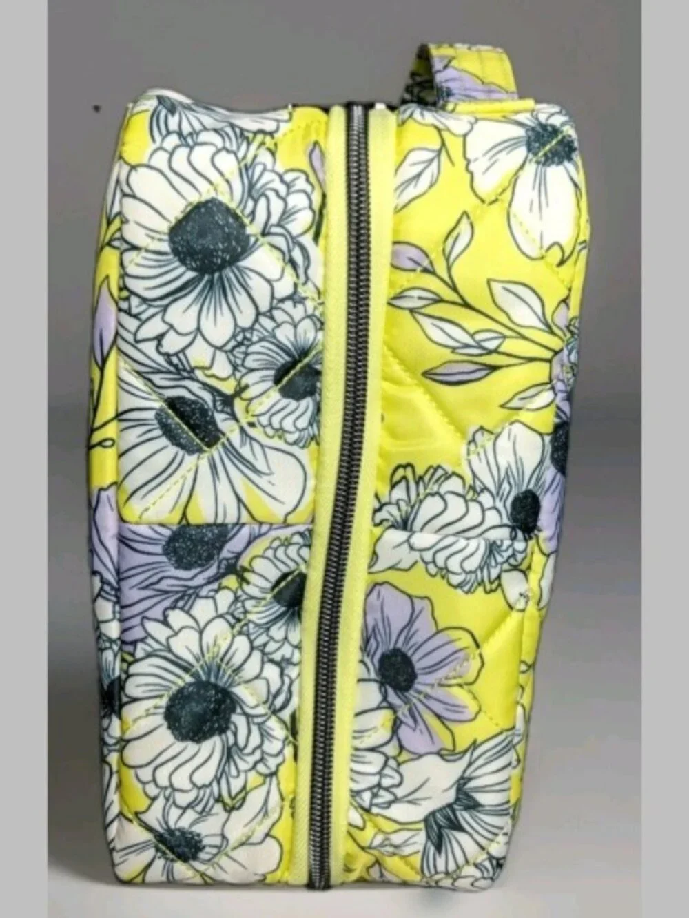 Lug Wingback Gardenia Hanging Toiletry Cosmetic Travel Bag NWT Floral Organizer